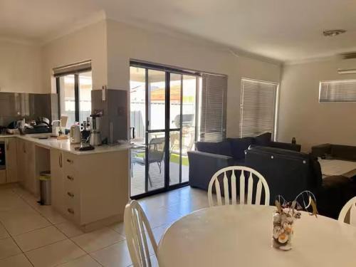 Bedford House | Rooms in Quiet House in Bedford