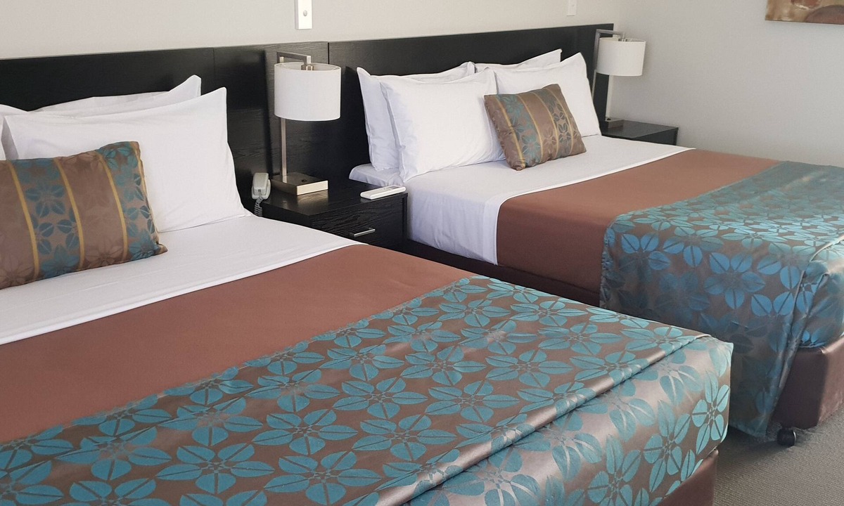 Miles Hotel | Royal Motel Miles