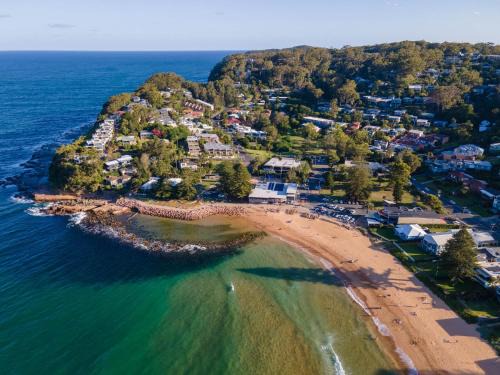 Avoca Beach House | Sandalwood