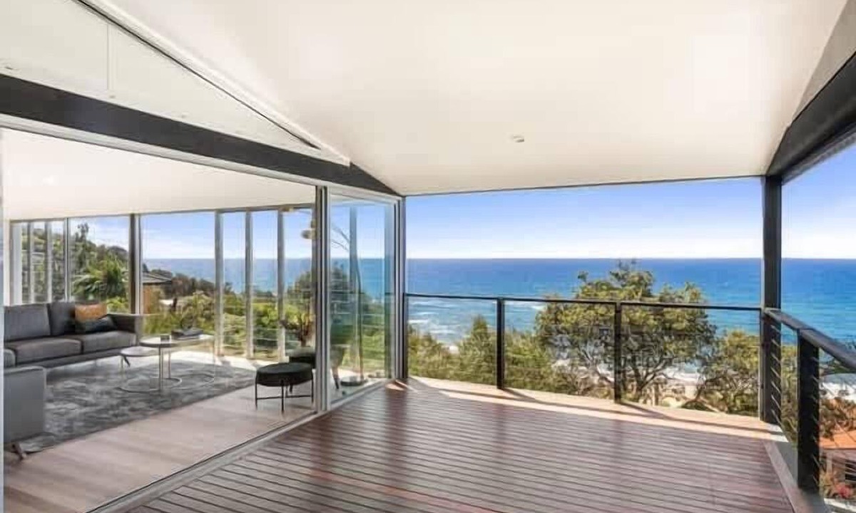 Forresters Beach House | Sandcastle by Coast Hosting