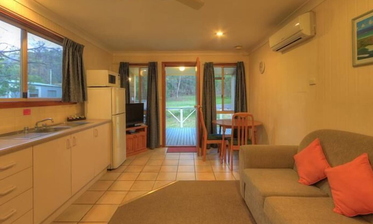 Sandy Hollow Cottage | Sandy Hollow Tourist Park