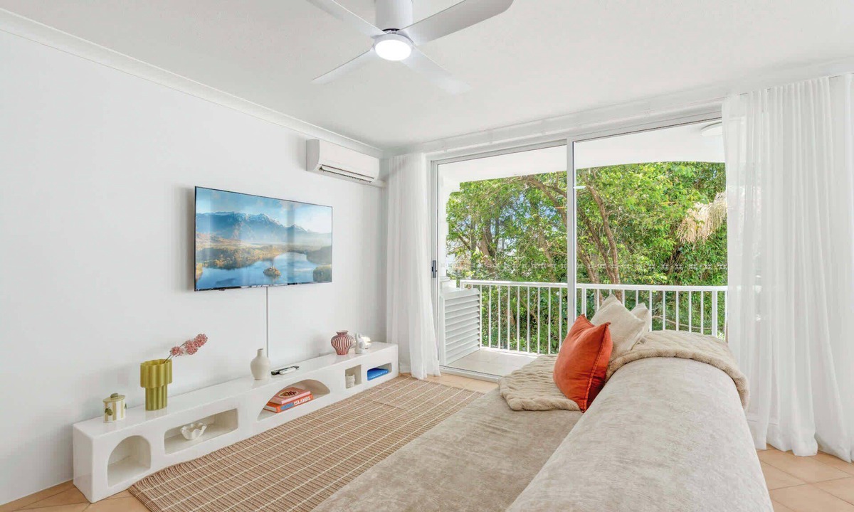 Miami Apartment | Santorini Palms - Relaxing Coastal Escape