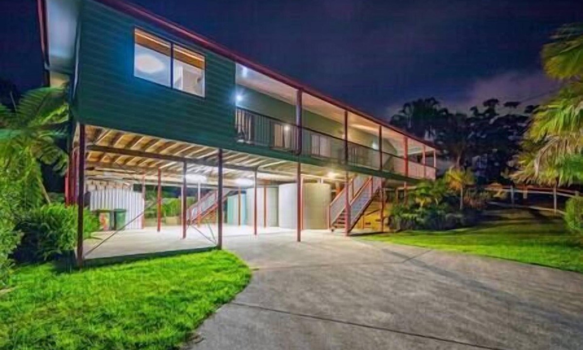 Eagle Heights House | Sapphire Sunrise