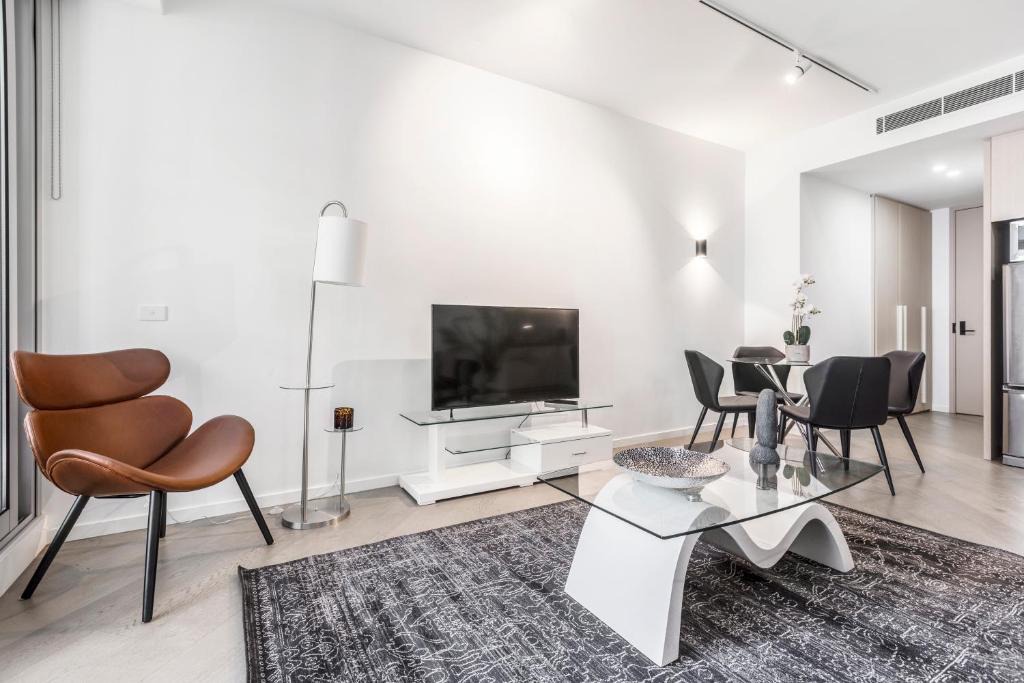Melbourne Apartment | Sassy & Chic Apt on Melbourne='s Famous St Kilda Rd