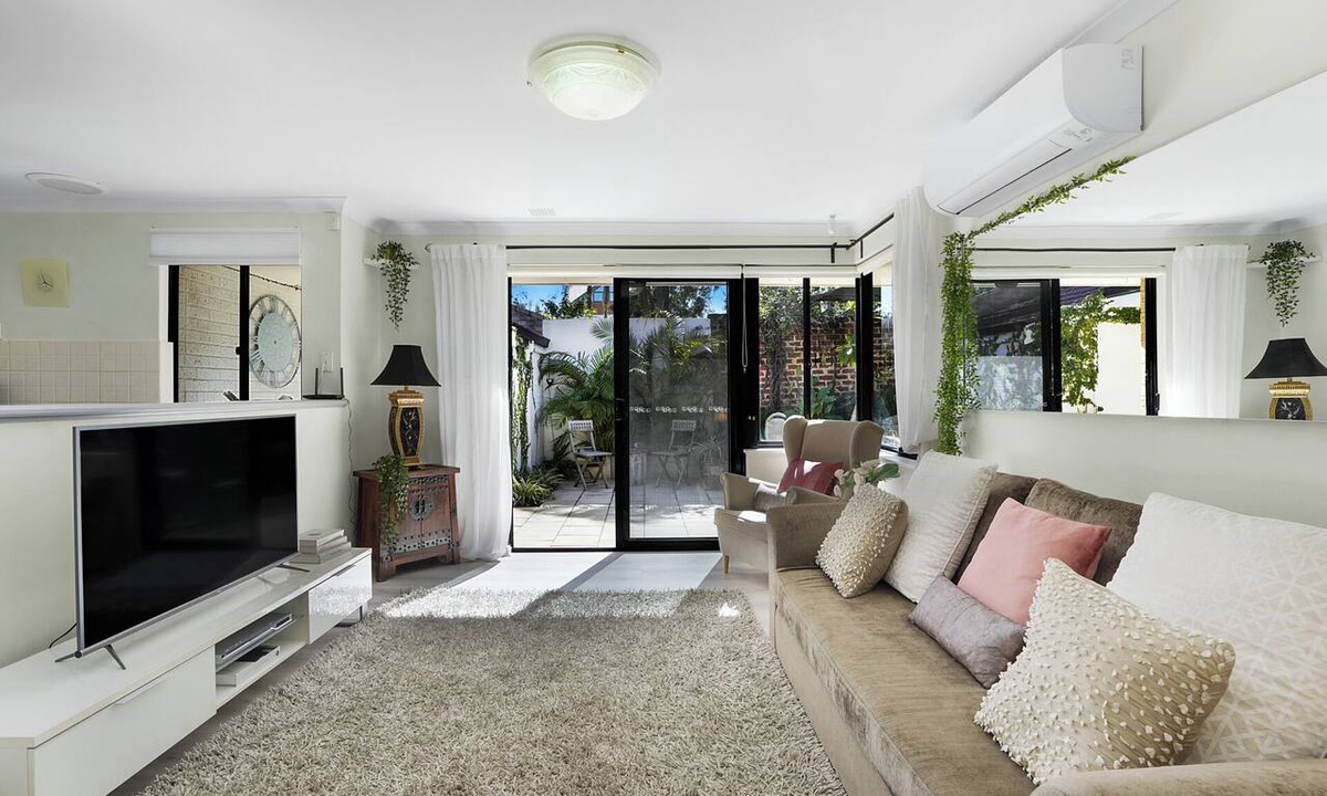 Scarborough House | Scarborough 3BR | 2 Living Areas + Beach Bus