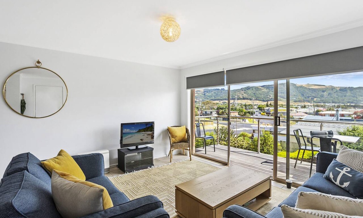 Apollo Bay Apartment | Schram