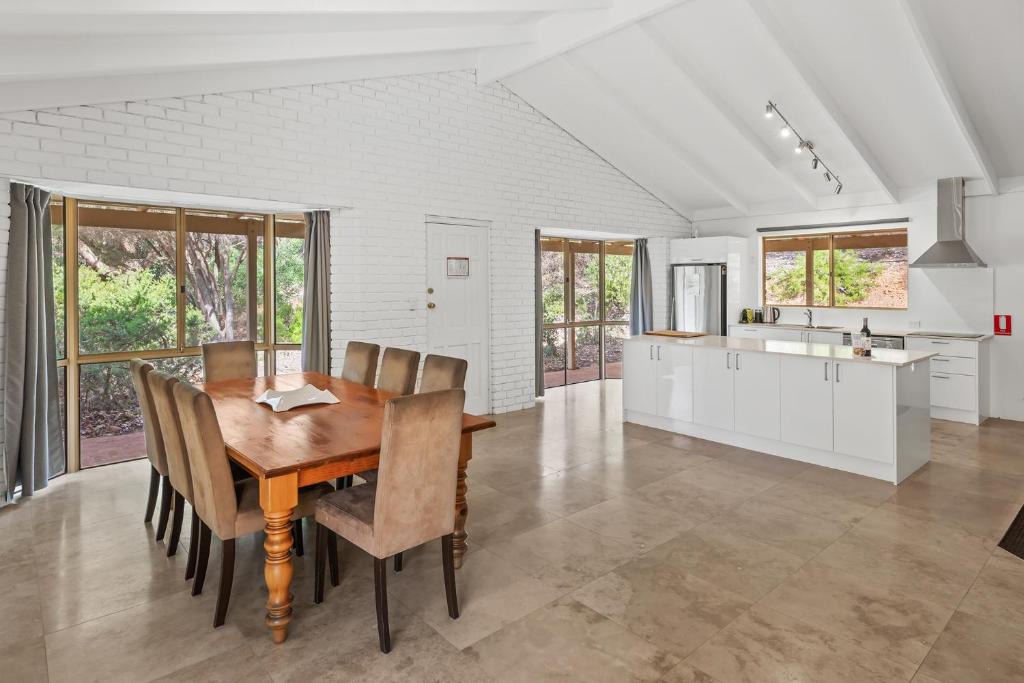 Eagle Bay House | Sea Gypsy