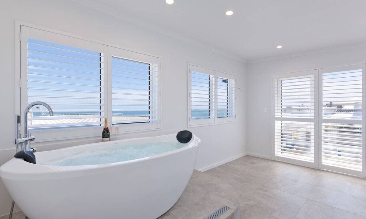 Marmion House | Sea La Vie - The Watch!