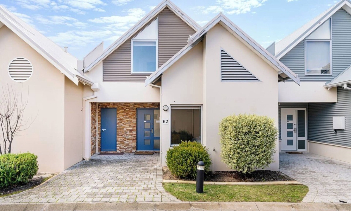 Broadwater House | Sea Side Holiday Unit 62 Cape View Resort