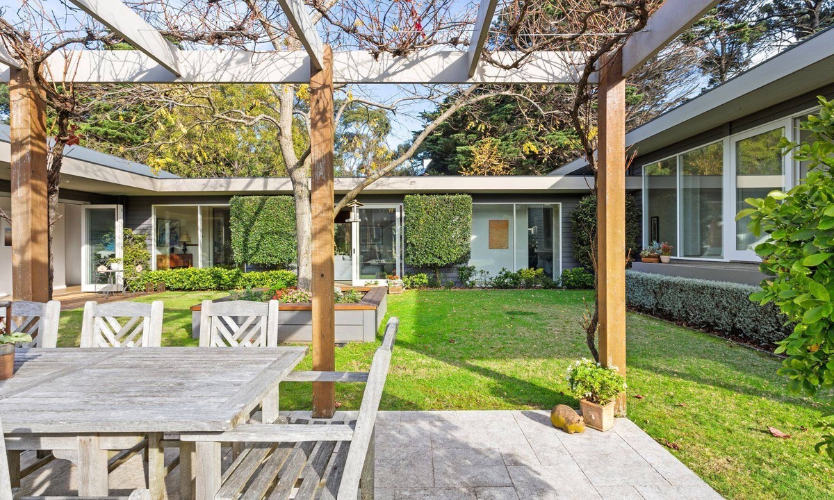 Flinders House | Sea View is the perfect Flinders family getaway