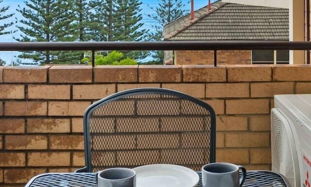 Wollongong CBD Apartment | Sea Vista Escape A Charming Waterside Stay