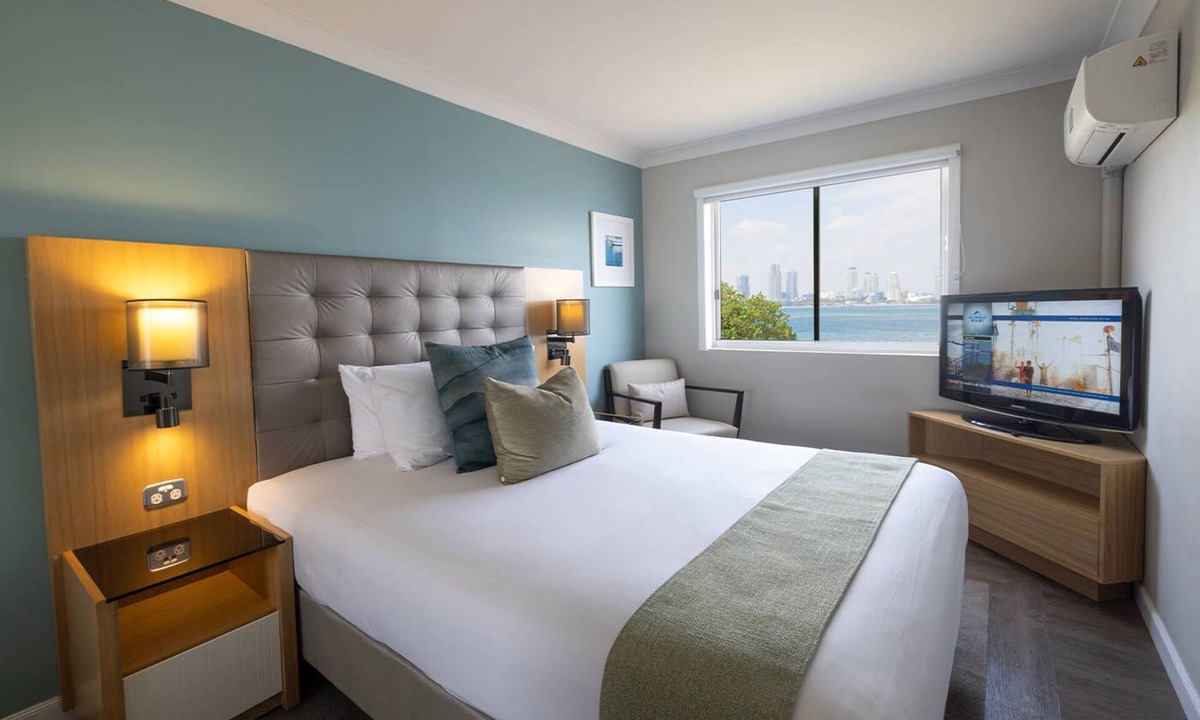 Main Beach Hotel | Sea World Resort