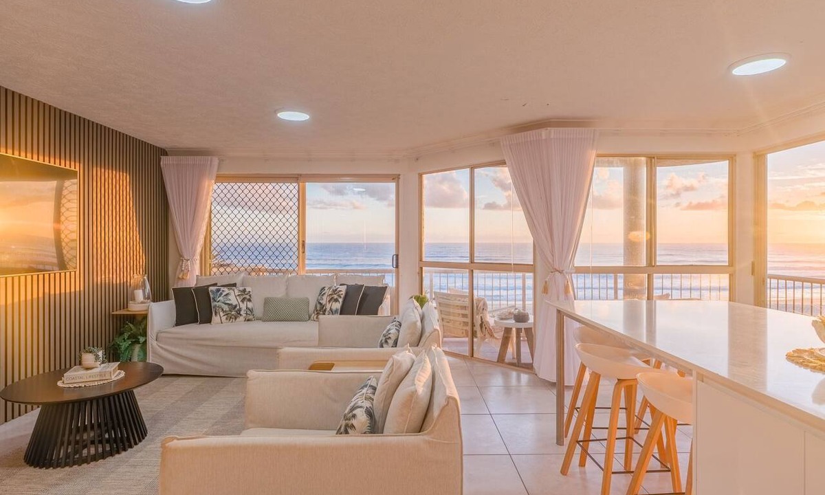 Tugun Apartment | Seacrest 9 - Absolute Beachfront Tugun - Linen Provided!