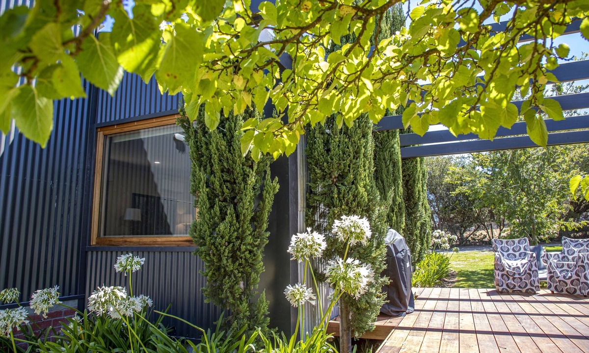 Port Elliot Cottage | Seaside Retreat - Premium Luxe Accommodation: 3rd night complimentary: winter 26