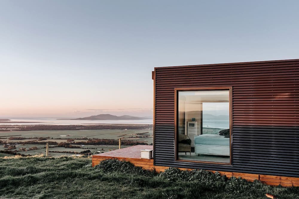 Agnes Villa | Secluded Hilltop Cabin with 360-Degree Views near Agnes Falls, Victoria