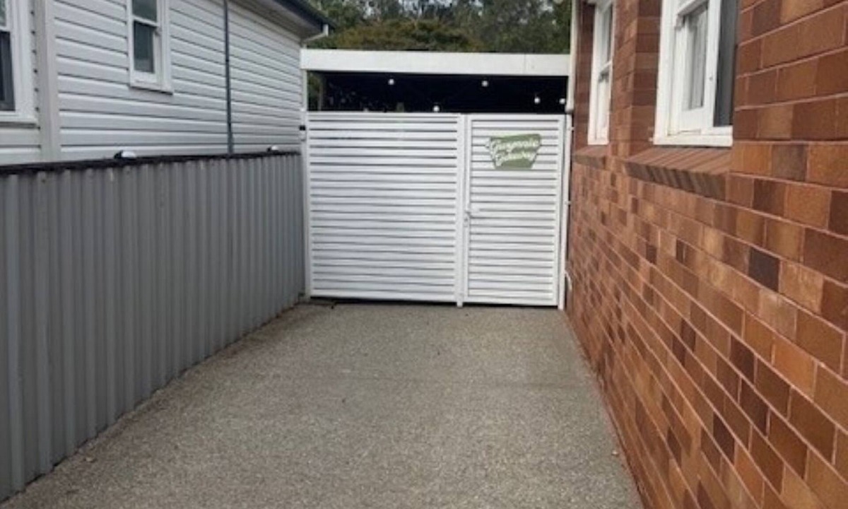 Gwynneville Apartment | Self-contained retreat 1.3km from Wollongong Beach and CBD