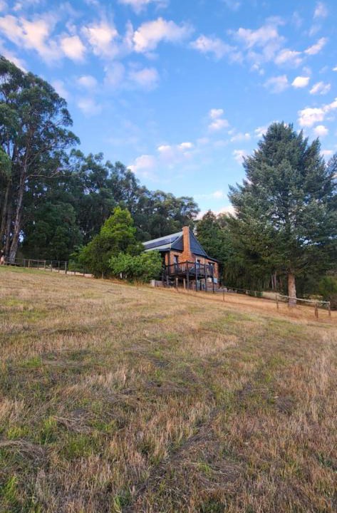 Hoddles Creek Ski Chalet | Shiprock Farm Cottage