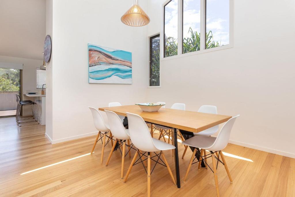 Boomerang Beach House | Shore Beats Work