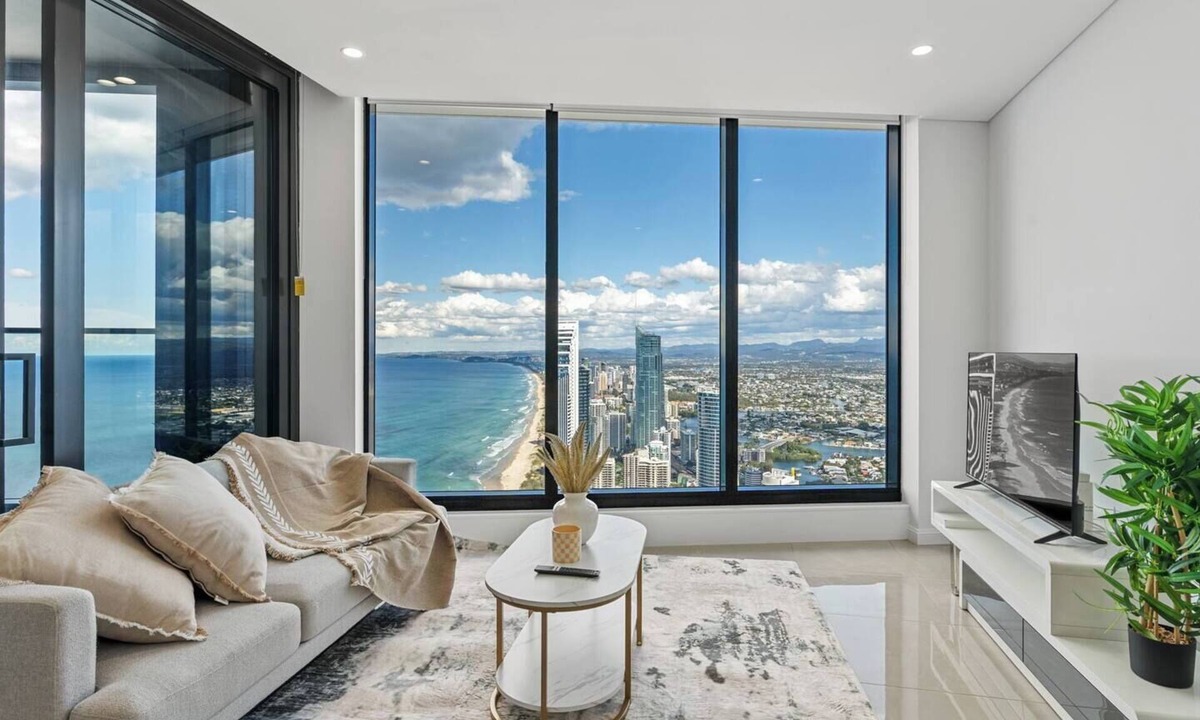 Surfers Paradise Apartment | SkyHigh Ocean Luxe | Balcony & Resort Amenities