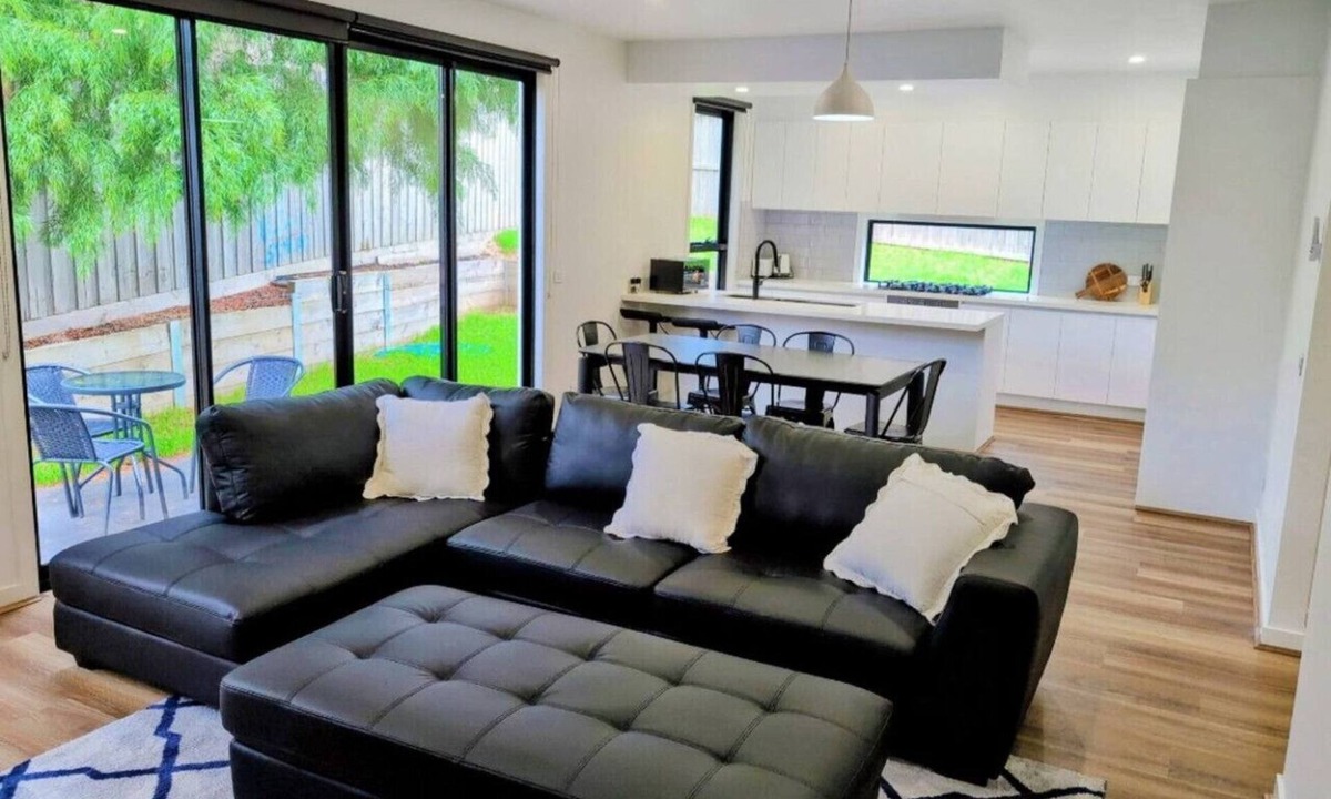 Highton House | Sleek Contemporary Haven Geelong