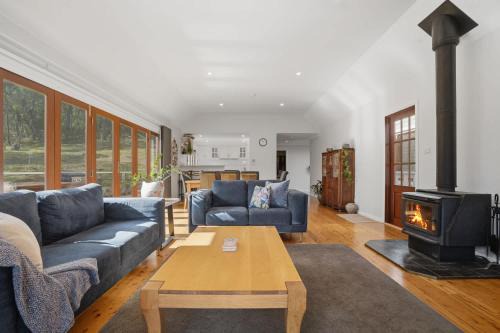 Canobolas House | SnowGums - Peaceful Retreat - 4Bed 3Bath &Firepit