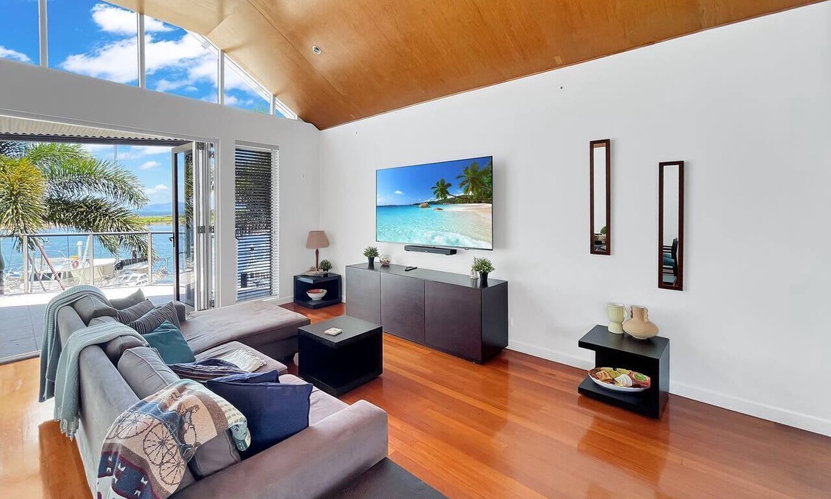 Nelly Bay Apartment | Solmar At The Waters Edge
