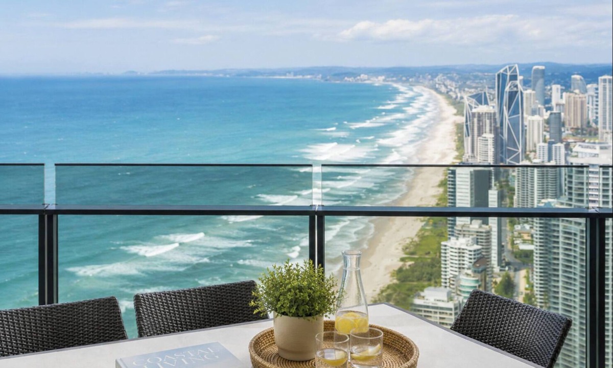 Surfers Paradise Apartment | Soul of the Sea - Breathtaking Views of the Ocean!