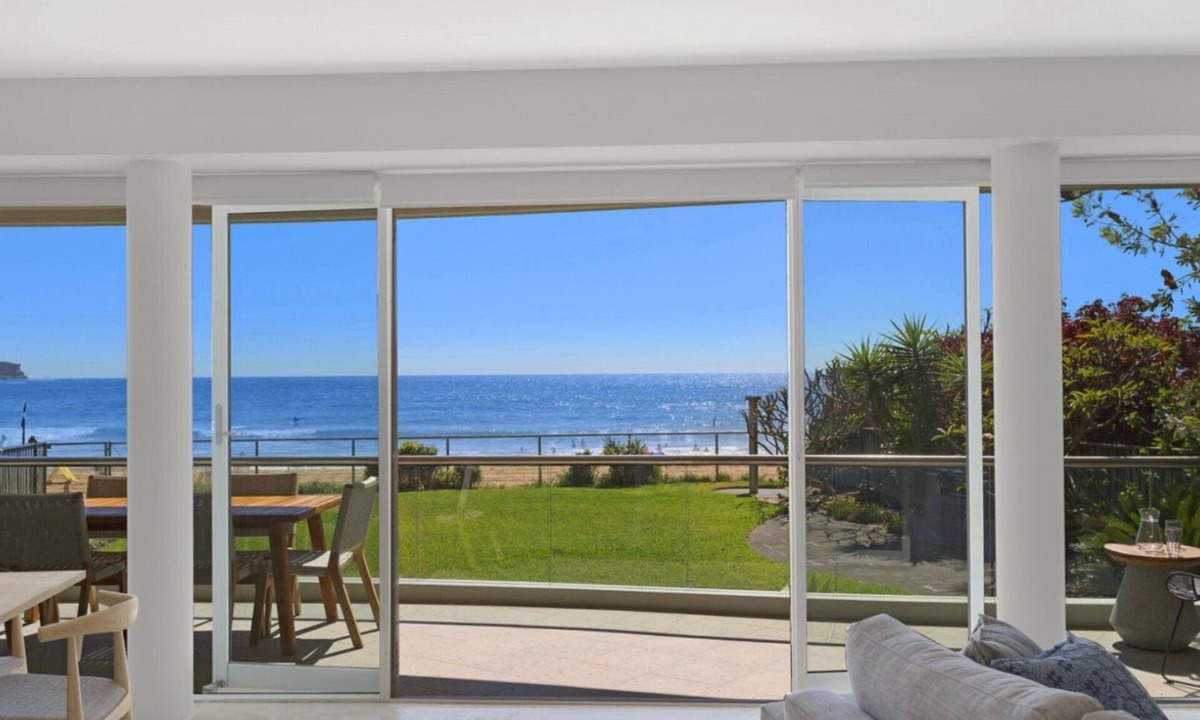 Avoca Beach Apartment | Soundwaves 1 - Beachfront Avoca Beach
