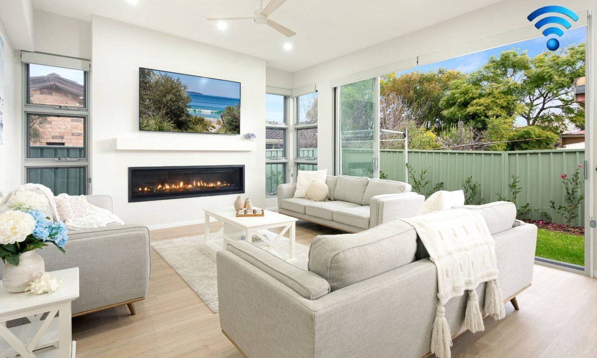 Callala Beach House | Southern Comfort - pet friendly with fireplace