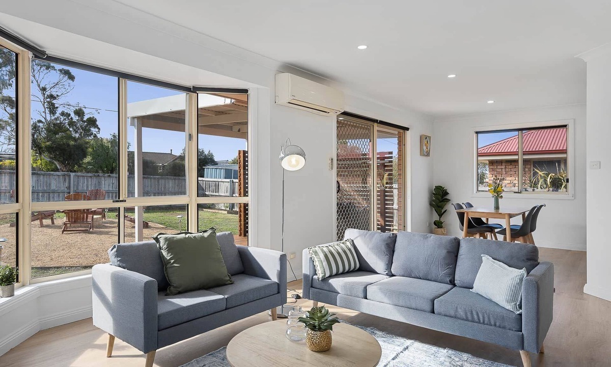 Sorell House | Spacious 3BR Family Home Near Hobart Airport & East Coast