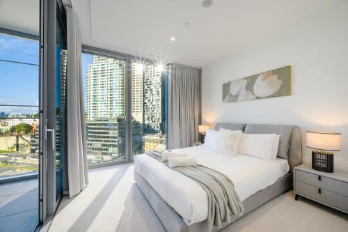 Barangaroo Apartment | Spacious 3BR in Barangaroo with Free Parking near CBD