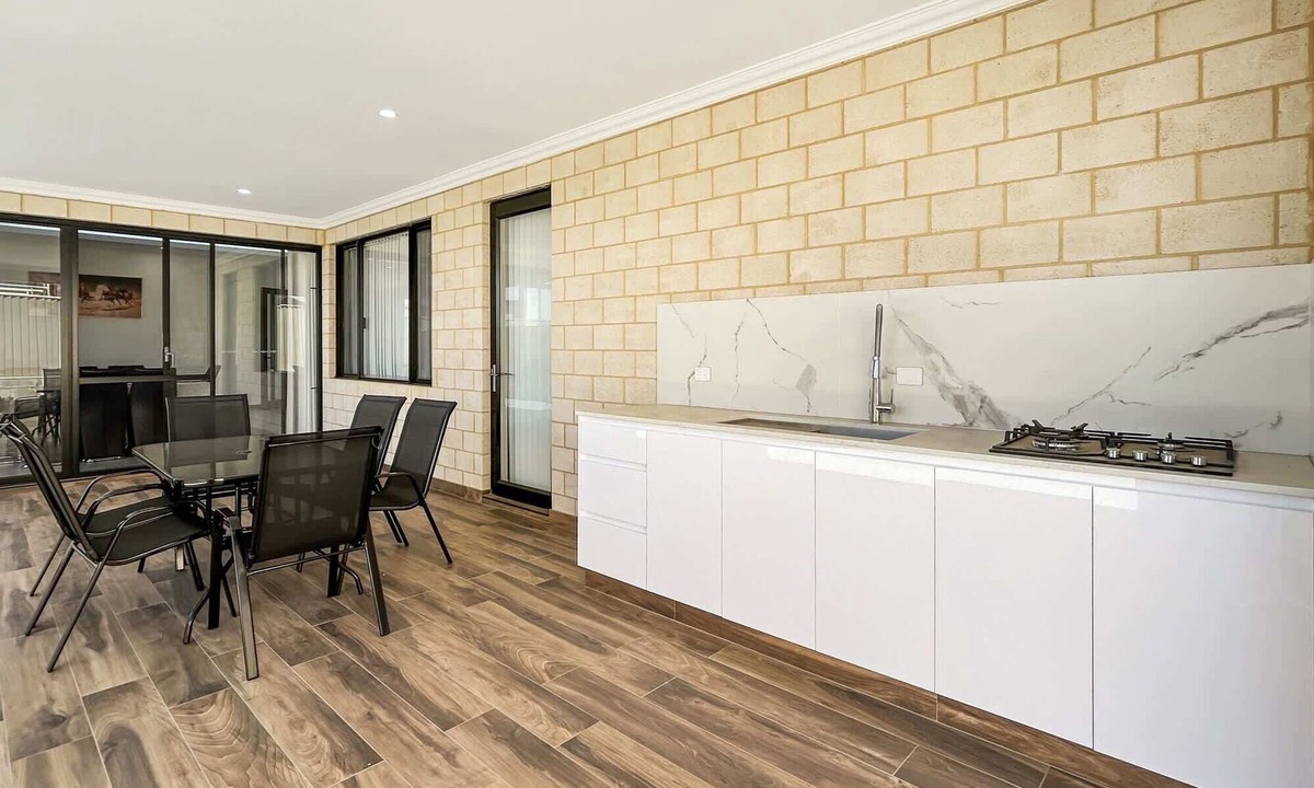 Southern River House | Spacious 4 bed home with open plan living