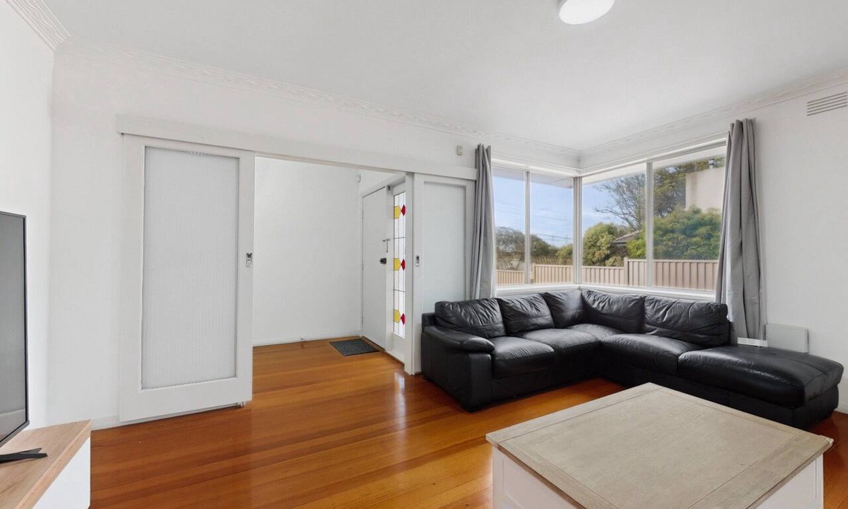 Glenroy Apartment | Spacious 4-Bed House with Garden in Glenroy