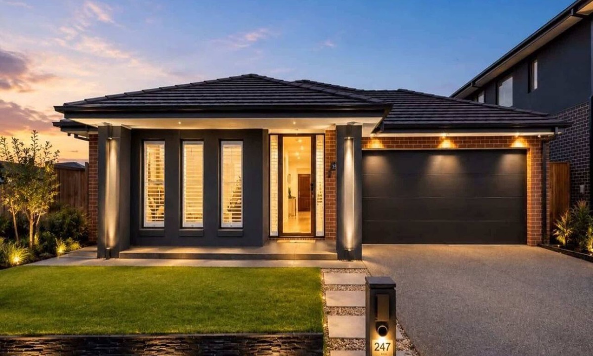 Manor Lakes House | Spacious 4-Bedroom Family Home in Manor Lakes