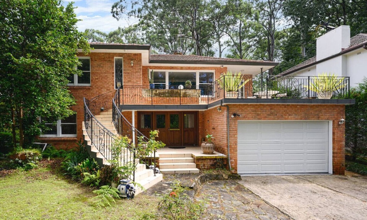 Pymble House | Spacious 4BR Family Home w/Garden in Pymble