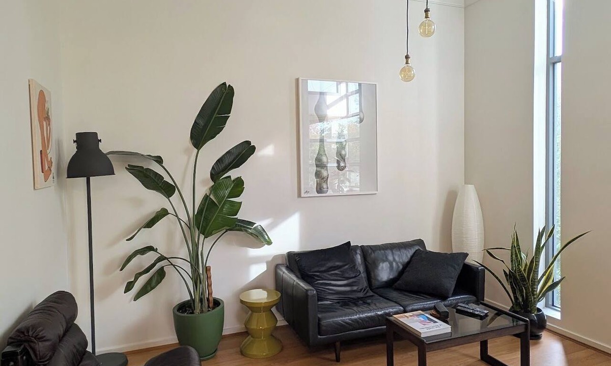 Fairfield Apartment | Spacious and central designer treetop hideaway