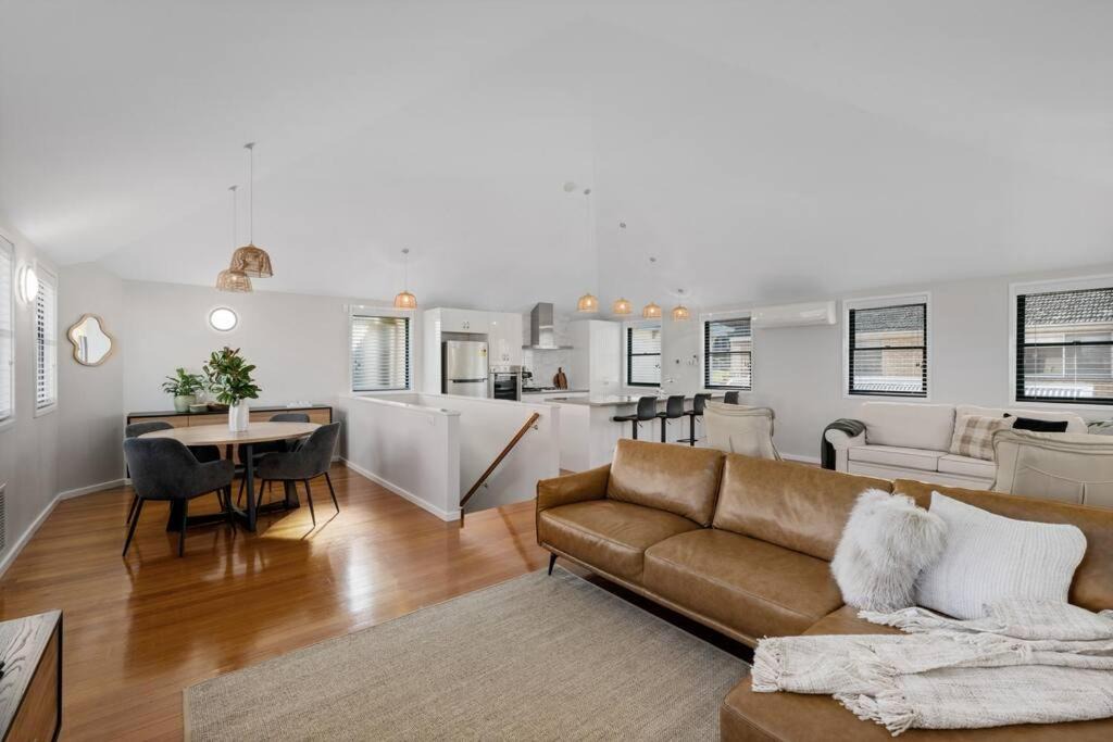 Albury Apartment | Spacious, Central 2bed 2bath, newly renovated gem!