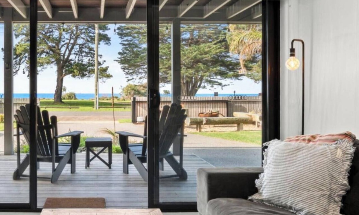 St Leonards Apartment | St. Leonards Bay Views