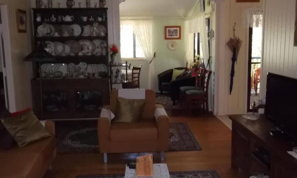 Woolooga Bed & Breakfast | Staple House Bed and Breakfast