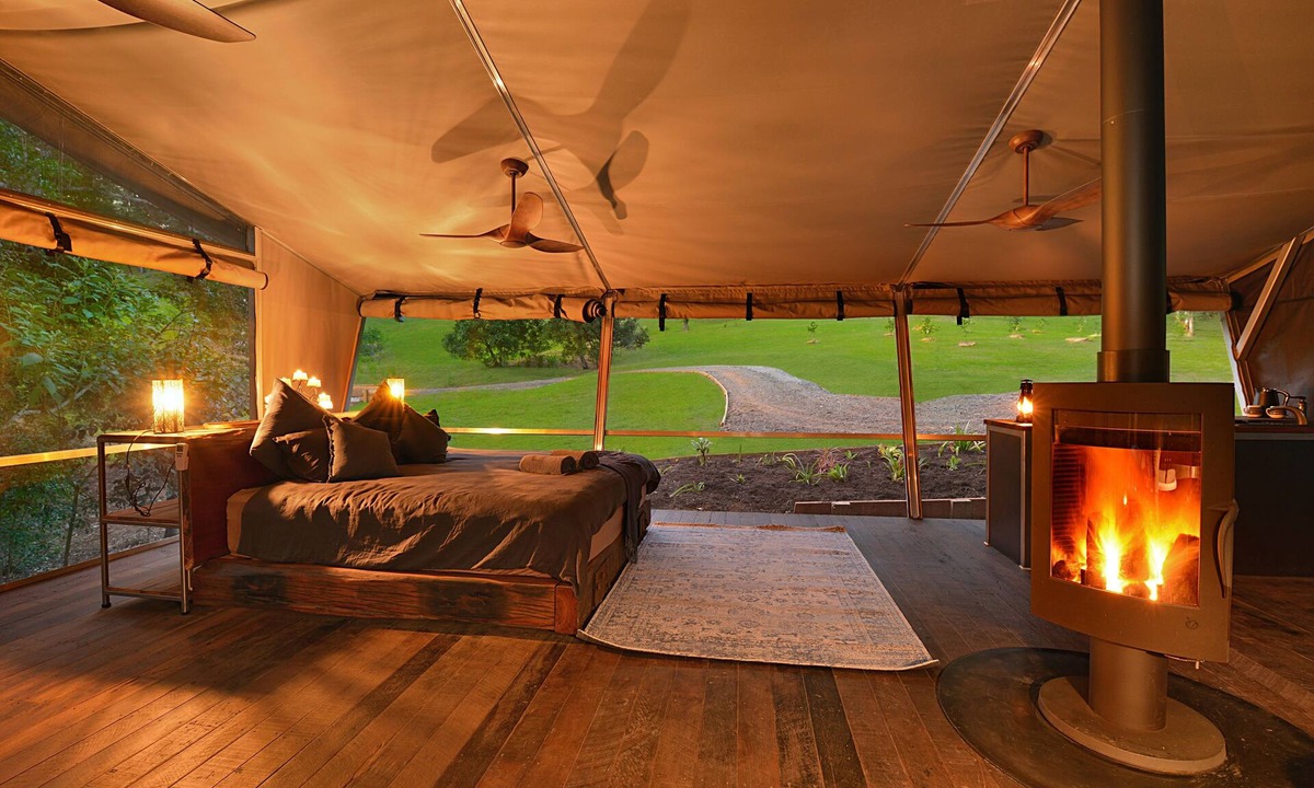 West Woombye Cabin | Stary Nights Luxury Camping
