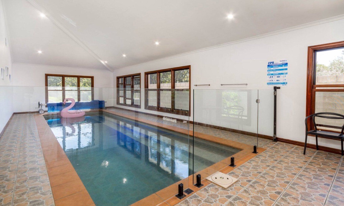 Beachmere House | Step out to Absolute Beachfront
