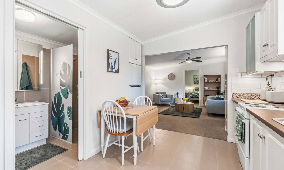Grange Apartment | Steps to Sea, Moments to City | Peaceful Plant-Based Coastal Retreat