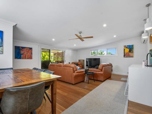 Bathurst House | Stewart Retreat - Near CBD, Large Alfresco Area
