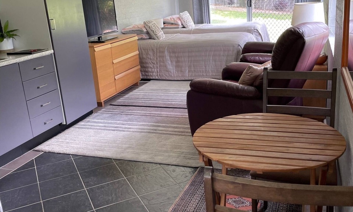 Valla Beach Apartment | Studio at 60. Private apartment, close to beaches and cafes. Breakfast included.