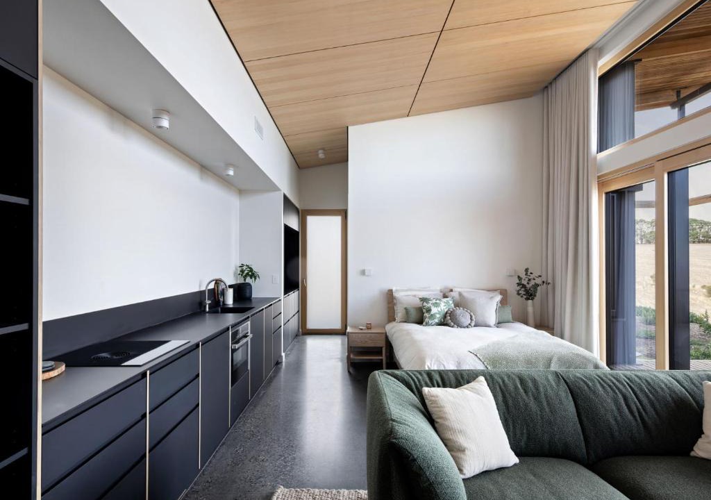 Carrickalinga Apartment | Studio on Forktree – Modern Coastal Retreat