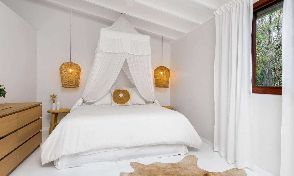 Byron Bay Apartment | Studio45 A tastefully designed villa located just minutes from the heart of Byron Bay. The self-cont