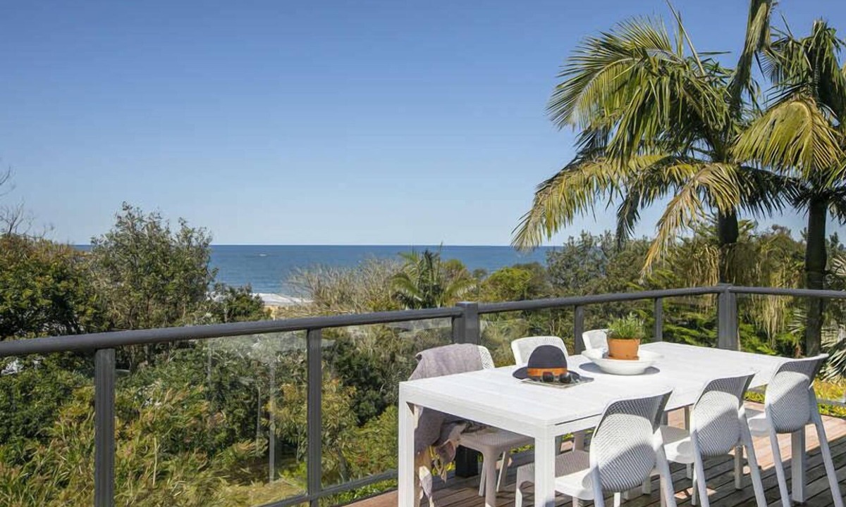 Killcare House | Stunning Beach Views With Pool. Easy Walk To Beach