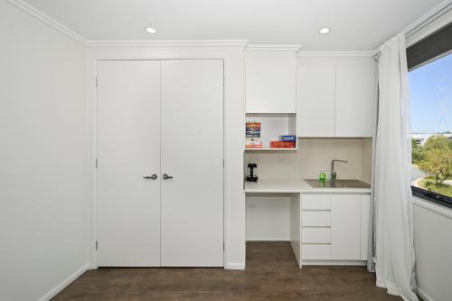 Maroochydore House | Stunning Maroochy Waterfront Home