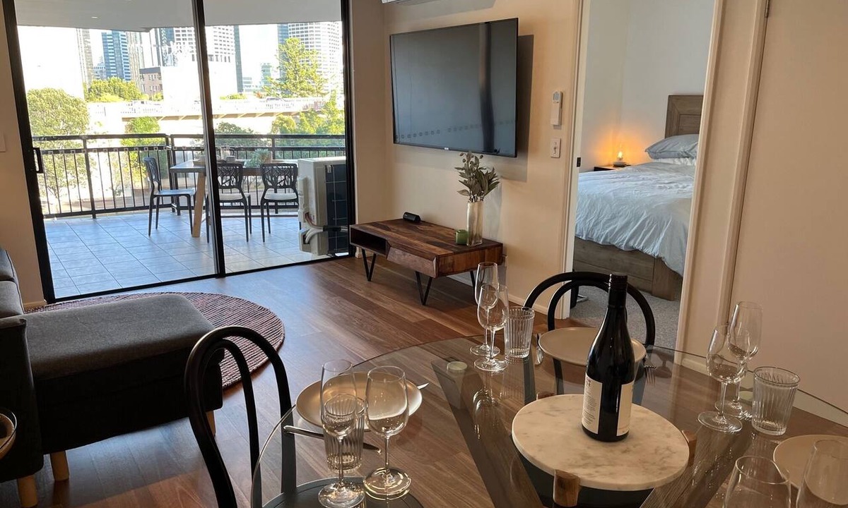 Kangaroo Point Apartment | Stunning One Bedroom Unit in the Heart of Kangaroo Point