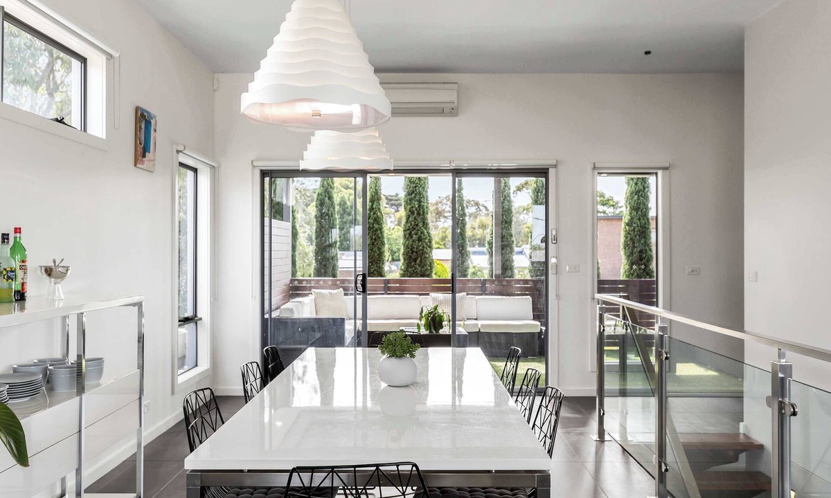 St Leonards House | Stylish getaway near beach with stunning sunsets